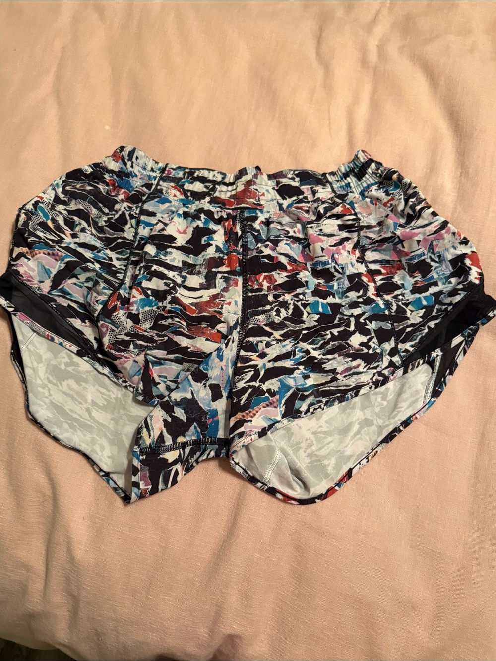 lululemon athletica hotty hot Abstract Print Athletic Shorts